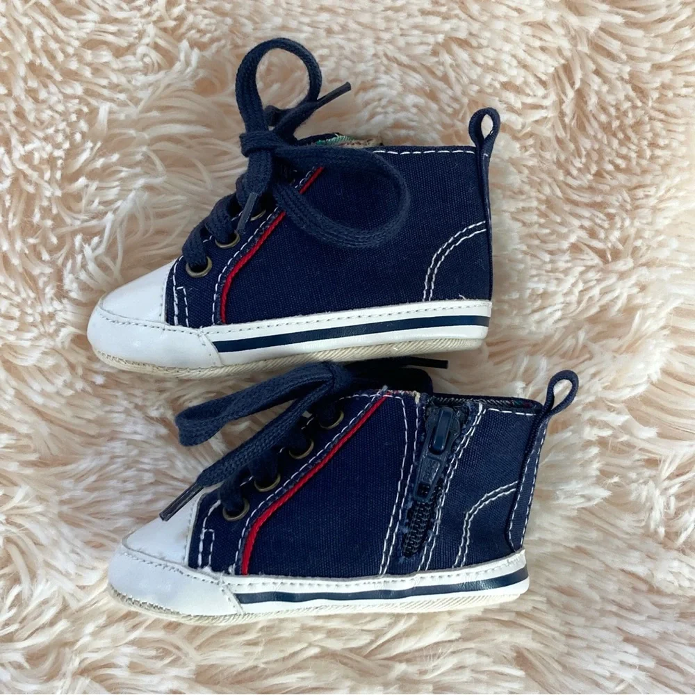 Old Navy Hightop Pre-Walker Crib Shoes